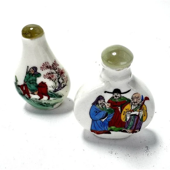 Chinese Style Lot of 2 Vintage Porcelain Snuff Bottles w Stopper Spoons - Picture 1 of 5